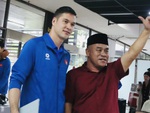 Thủ môn Nguyễn Filip được người hâm mộ quan tâm khi đến Indonesia