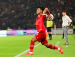 Điều gì đã giúp Pratama Arhan của Indonesia ném biên xa tới 40m?