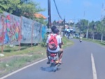 Thanh niên chạy xe cub nẹt pô như tiếng lợn kêu