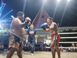 Màn so tài cân não giữa võ sĩ gầy và võ sĩ béo