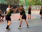 Hai thanh niên ẻo lả đánh nhau kiểu không khí