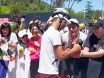 Novak Djokovic gây hài cực mạnh sau tai nạn u đầu