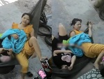 Hai cô gái nằm chung võng ngã dập mông