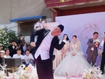 Chàng trai nhảy vũ điệu 'điện giật' trong đám cưới