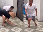Cả nhà chạy ra cổng bắt cá sau cơn mưa lớn ở Hải Phòng