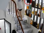 Cô gái làm vỡ bình rượu thơm trong ngày về ra mắt nhà người yêu