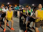 Cười sảng với màn đu trend lái công nông về làng