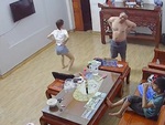 Vợ bắt chước dáng đi đau lưng lêu lêu chồng