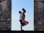 Cười xỉu với phó nháy hướng dẫn khách tạo dáng chụp hình ở Đà Lạt