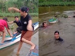 Ba người ngã xuống mương vì kịch bản lỗi