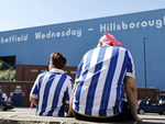 CLB Sheffield Wednesday cấm cổ động viên mặc áo đấu hàng nhái đến sân