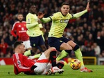 Sao 100 triệu euro của Man Utd có pha bỏ lỡ không tưởng