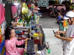 Khách mua hàng chuyển khoản làm cô chủ hết hồn