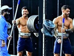 Anh lao công lực sĩ khiến các gymer há hốc miệng