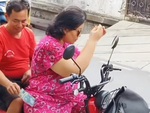 Hài hước cảnh ông chồng trộm tiền của 'nóc nhà'
