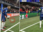 CĐV Benfica vẫn 'ghi hận' người cũ Enzo Fernandez