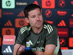 Xabi Alonso khát khao đánh bại 'đội đáng ghét' Barca