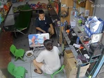 Vợ chồng nhìn nhau không nói nên lời khi đổ mâm cơm