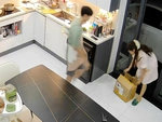 Chồng đứng hình khi thấy vợ thích ưa nặng