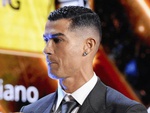 Ronaldo nhận giải Cầu thủ xuất sắc nhất Trung Đông