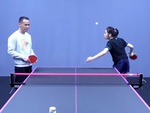 Chàng trai ngơ ngác khi gặp nữ cao thủ bóng bàn