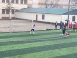 Thủ môn phản lưới nhà vì vụng về khi bắt penalty
