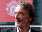 Jim Ratcliffe hỏi thủ quân đội nữ Man Utd: ‘Cô làm gì ở CLB này?’