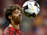 Joao Felix ‘đẹp trai nhưng vô dụng’