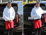 Justin Bieber nổi cáu với paparazzi trên đường phố