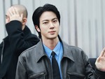 Lý do Jin (BTS) lại thành 'vua cháy hàng'