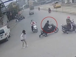 Thanh niên bỏ rơi bạn gái khi bị cảnh sát giao thông tuýt còi