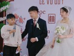 Bé trai dặn dò anh rể chăm sóc chị gái trong ngày cưới