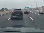 Tài xế thoát nạn trên cao tốc vì chạy xe giữ khoảng cách an toàn