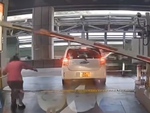 Người phụ nữ bị barie gõ u đầu