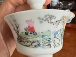 Ảnh vui 10-5: Lần đầu tiên có heo Peppa trên chiếc tách sứ
