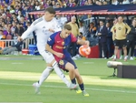 Phòng VAR 'tạ ơn Chúa' khi Barca bị từ chối bàn thắng