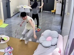 Chồng phá đám vợ lắc vòng - ăn ngay quả đắng