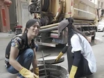 Cô gái về quê sau lời nhắn 'bố móc cống nuôi con'
