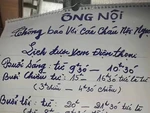 Ảnh vui 2-6: Khối nghỉ hưu thông báo 'lịch xem điện thoại' cho khối nghỉ hè