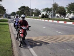 Ảnh vui 25-6: Gờ giảm tốc được tạo ra để...