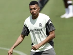 Ngoại hình của Mbappe khi trở lại tập luyện khiến fan lo lắng