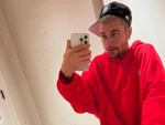 Justin Bieber phát tín hiệu 'cần giúp đỡ' lúc nửa đêm