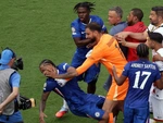 HLV Luis Enrique tự nhận ‘ngu ngốc’ sau pha tát Joao Pedro