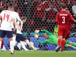 IFAB xem xét bỏ quy định cho phép đá bồi sau quả phạt đền