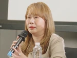 Mẹ ca sĩ Jack làm nghề gì?