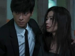 'Cú bắt tay' của Kang Dong Won và Jun Ji Hyun gây chấn động