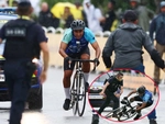 Fan cuồng chơi ngông lĩnh án tù vì suýt gây họa ở Tour de France