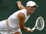 Iga Swiatek thừa nhận thường xuyên lấy khăn Wimbledon về nhà
