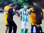 Cứ tưởng hành động fair play, ai ngờ được lòng dạ đối thủ