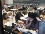Có một quán cà phê mà khách hàng mang máy in, PC đến, chịu nổi không?!